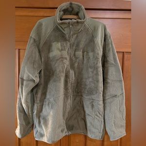 NWT Polartec fleece. Army/Airforce. medium regular. NW. unisex.